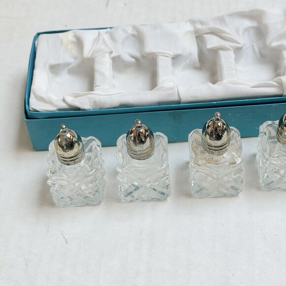 FB Rogers Crystal Glass 3 Salt 3 Pepper Shakers Serveware Silver Plate Set Vtg - Picture 2 of 8